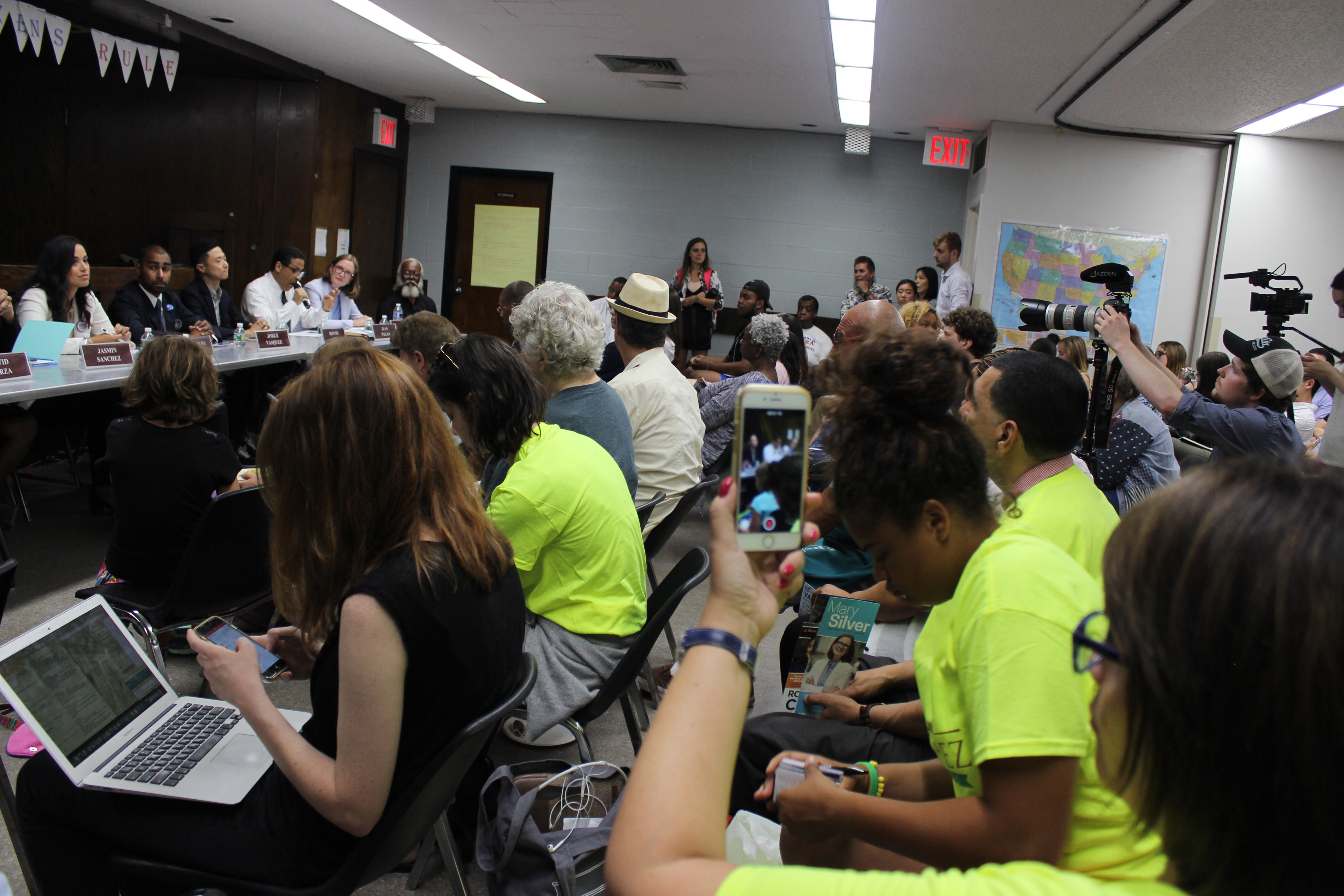 Audience and City Council candidates at forum at BGR, August 2017